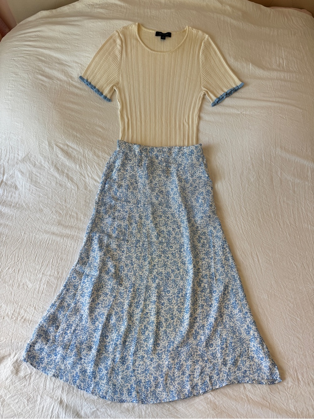 RESA, White and Blue Floral Midi Skirt, XS, Has Pockets!!! - Picture 9 of 12